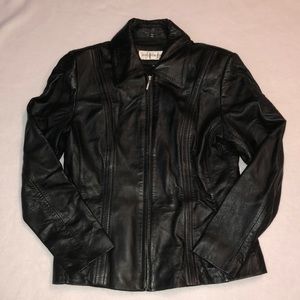 Beautiful black fitted leather jacket